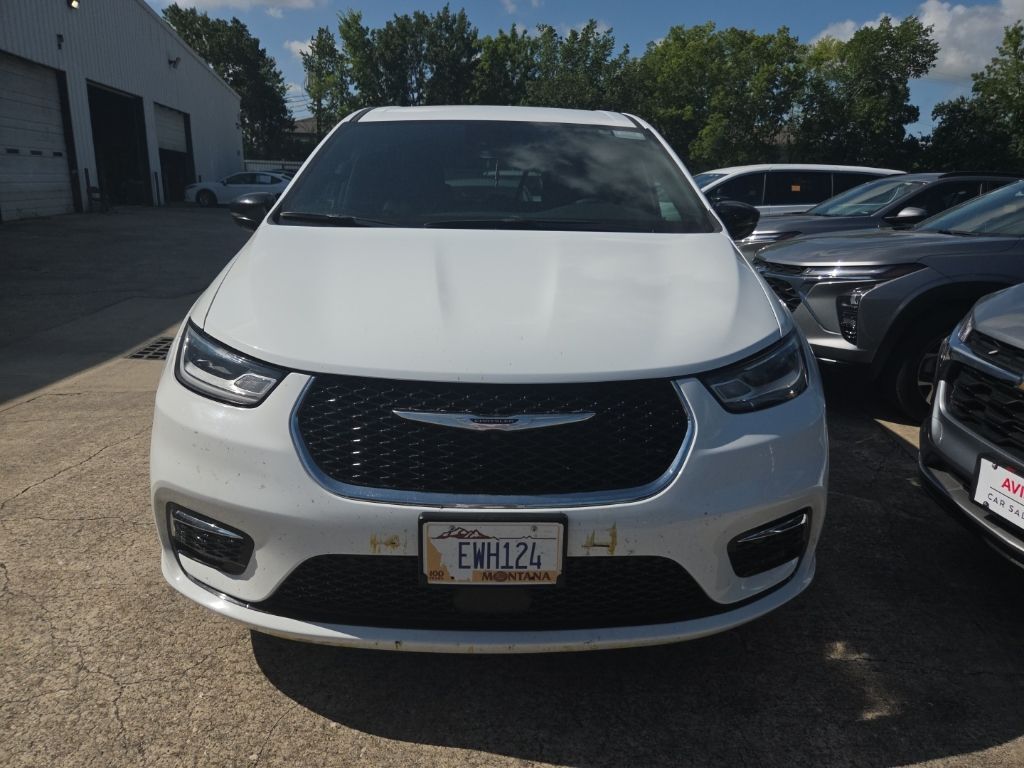 Thumbnail: 2025 Chrysler Pacifica - 7