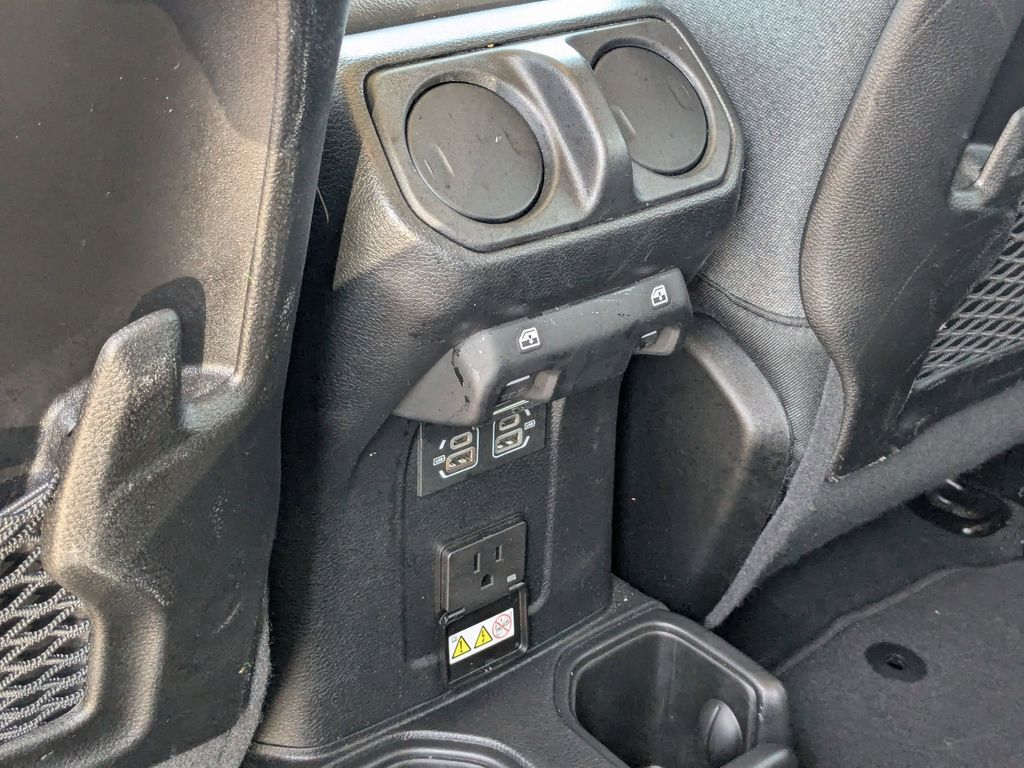 Thumbnail: 2025 Jeep Wrangler - 27