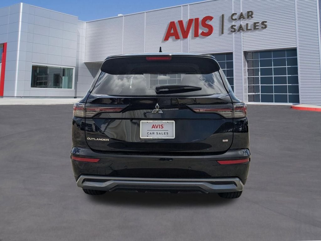 Thumbnail: 2025 Mitsubishi Outlander - 7
