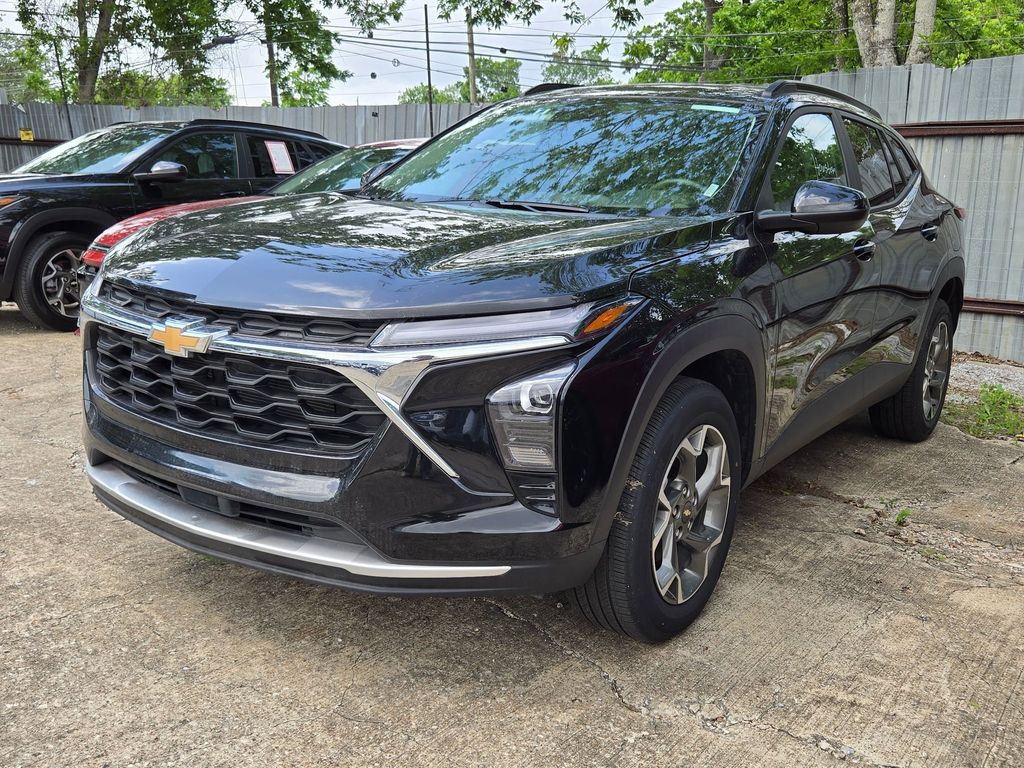 Thumbnail: 2025 Chevrolet Trax - 1