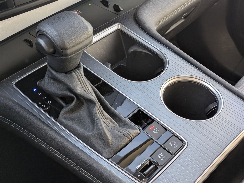 Thumbnail: 2025 Toyota Sienna - 16