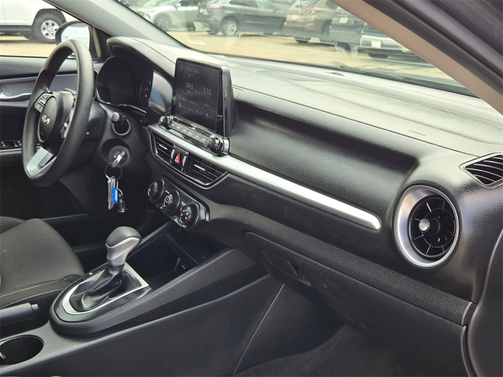 Thumbnail: 2024 Kia Forte - 31