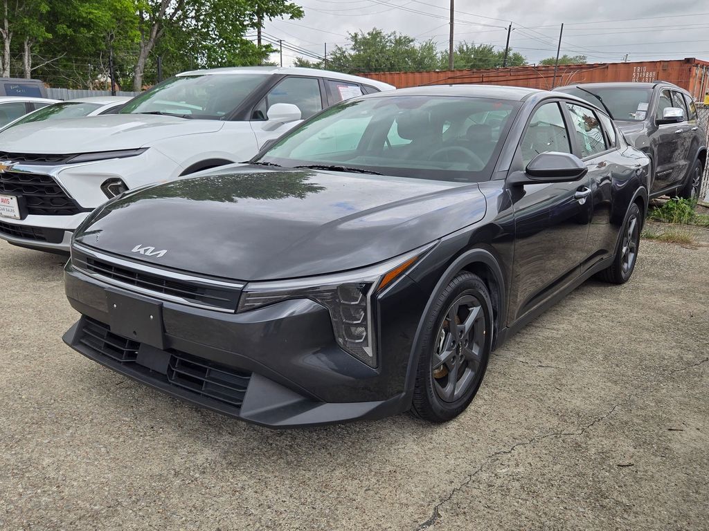 2025 Kia K4 LXS