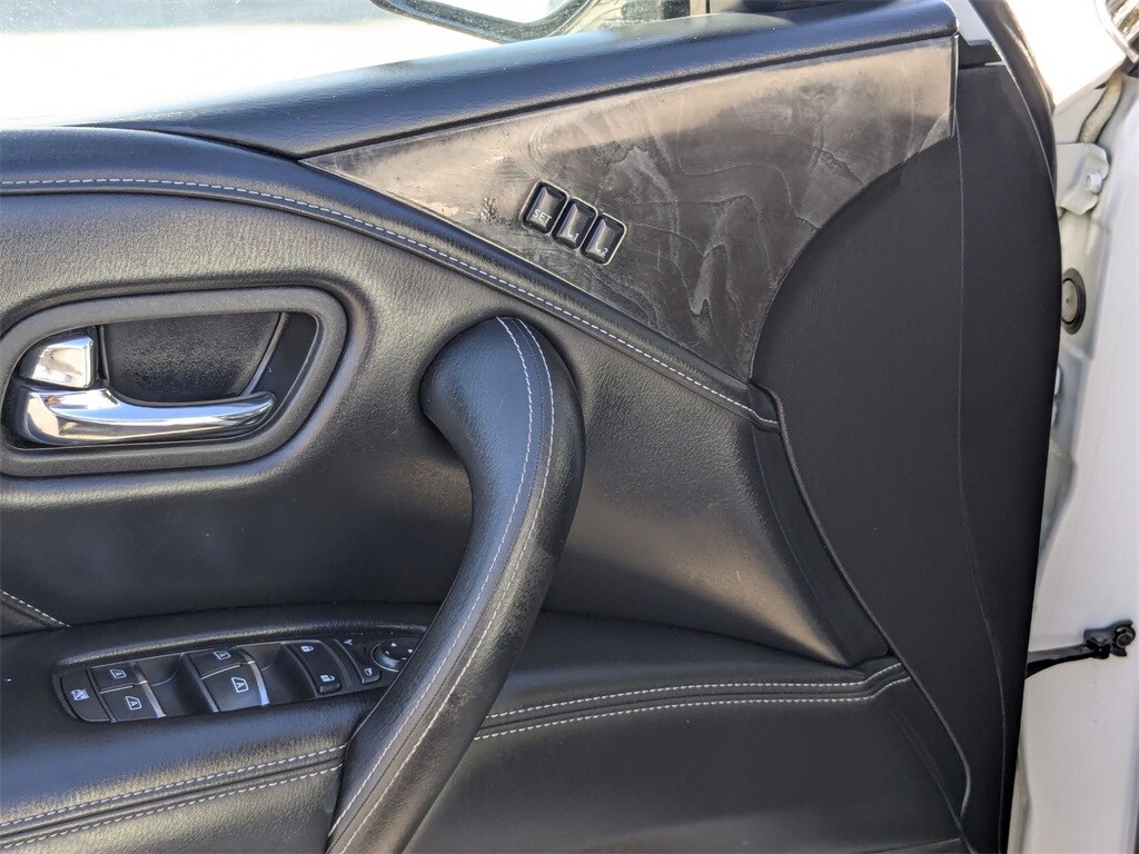 Thumbnail: 2023 INFINITI QX80 - 10