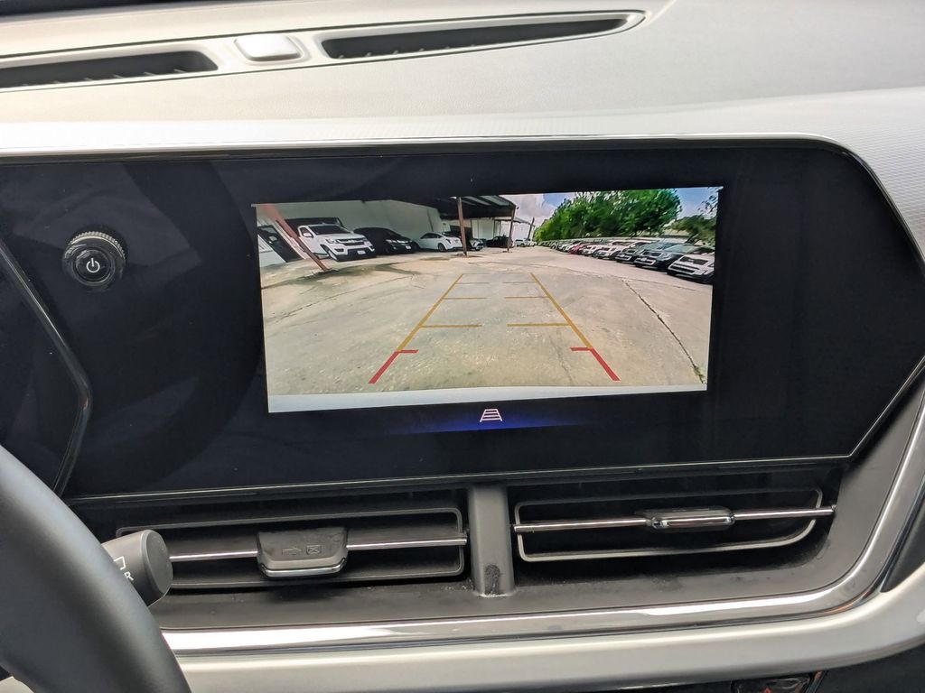 Thumbnail: 2025 Chevrolet Trax - 21