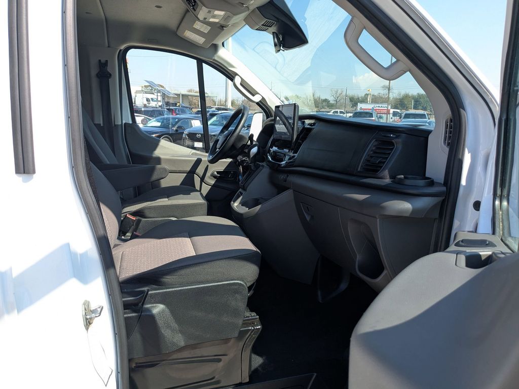 Thumbnail: 2024 Ford Econoline - 27
