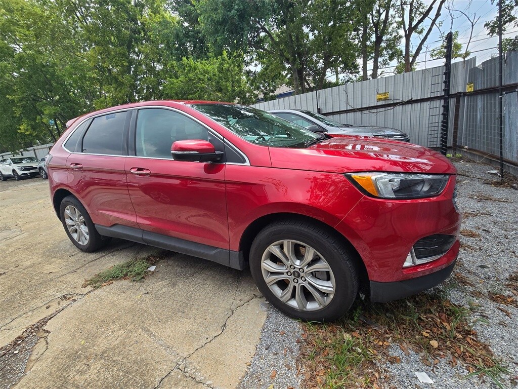 2024 Ford Edge Titanium photo 4