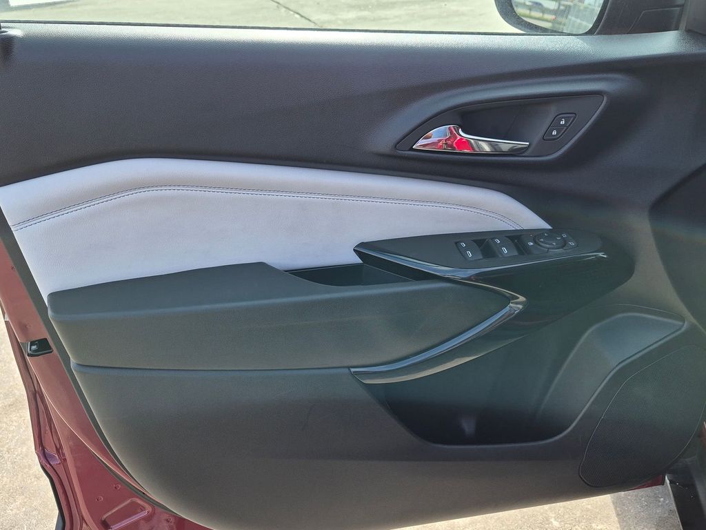 Thumbnail: 2025 Chevrolet Trax - 11