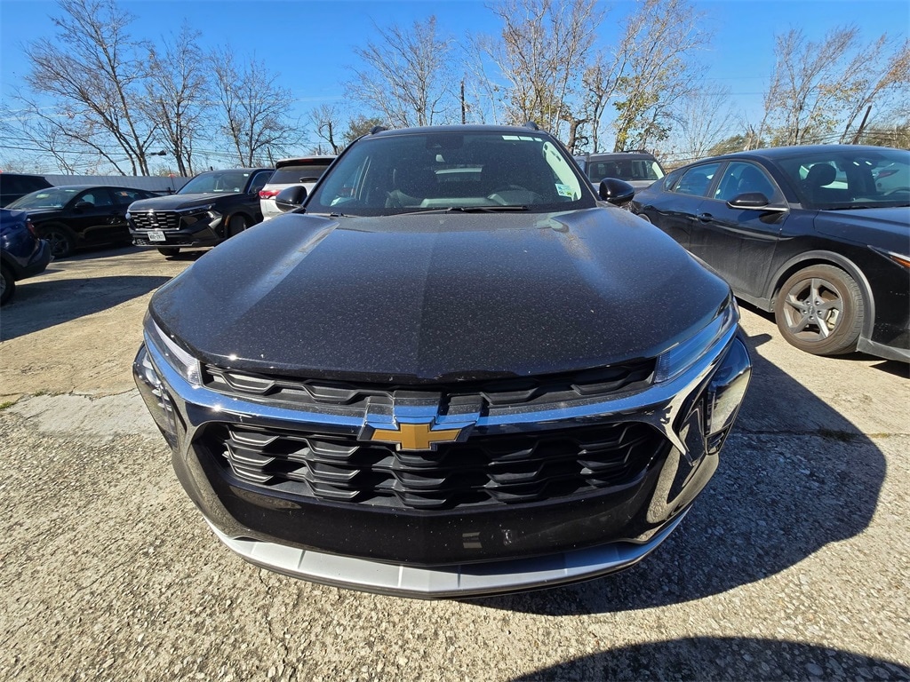 Thumbnail: 2025 Chevrolet Trax - 2