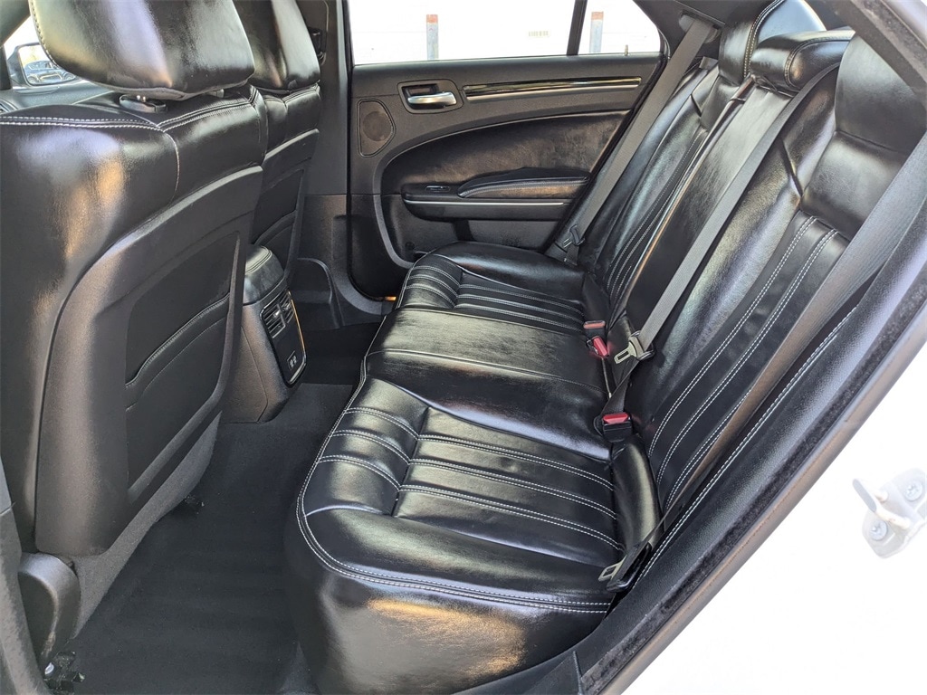 Thumbnail: 2023 Chrysler 300 - 29