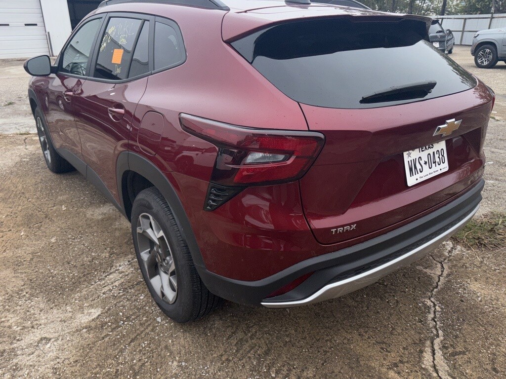 Certified 2025 Chevrolet Trax LT SUV
