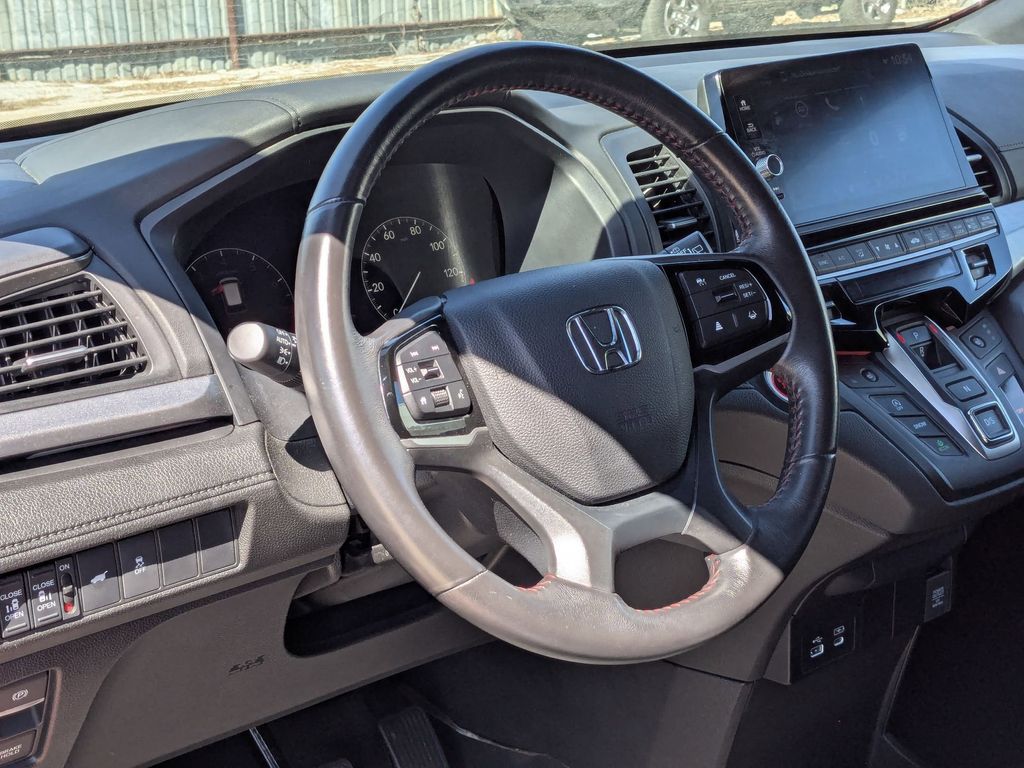 Thumbnail: 2025 Honda Odyssey - 15