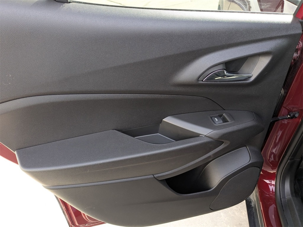 Thumbnail: 2025 Chevrolet Trax - 24