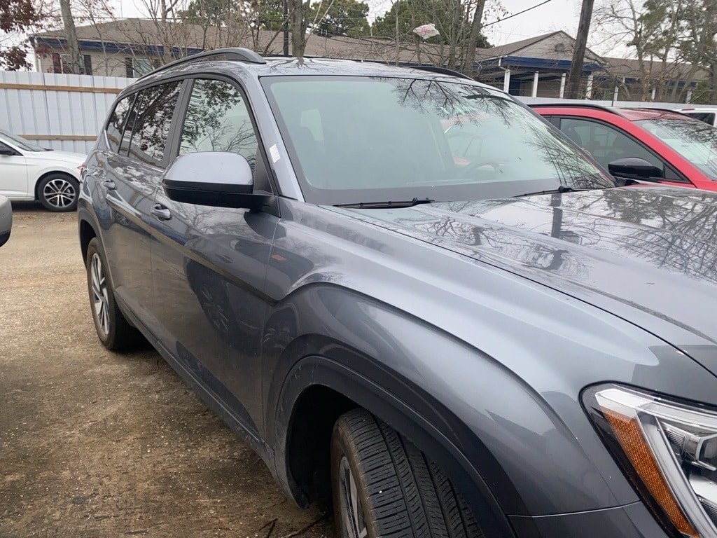Certified 2025 Volkswagen Atlas 2.0T SE w/Technology SUV