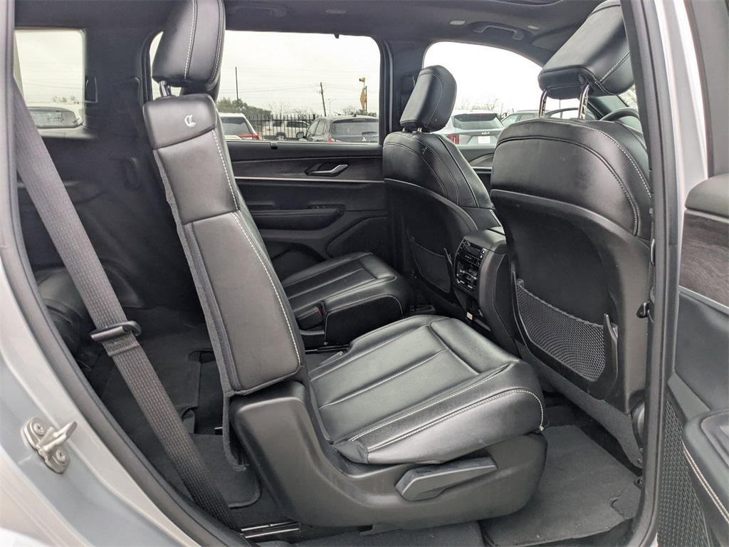 Thumbnail: 2024 Jeep Grand Cherokee L - 32