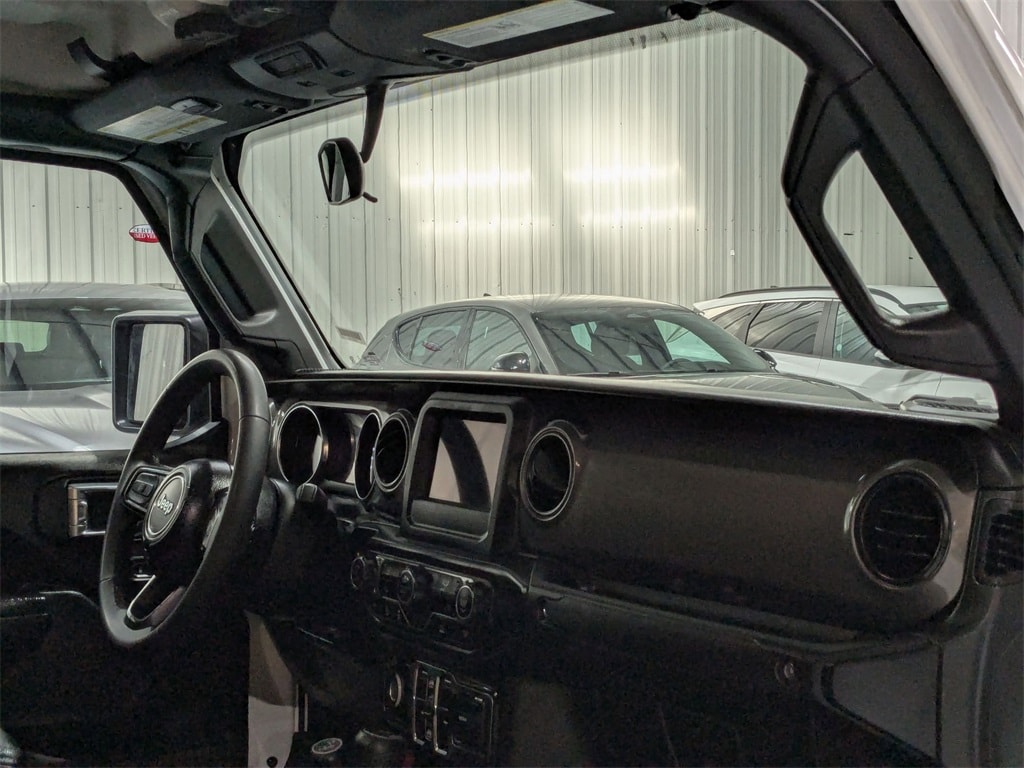Thumbnail: 2023 Jeep Gladiator - 29