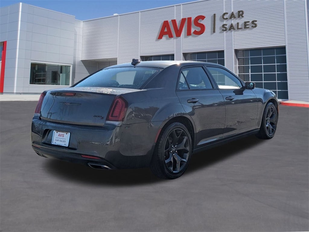 Thumbnail: 2023 Chrysler 300 - 4