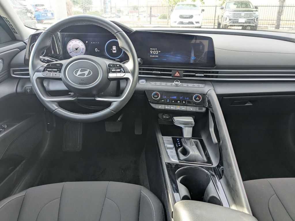 Thumbnail: 2025 Hyundai Elantra - 26