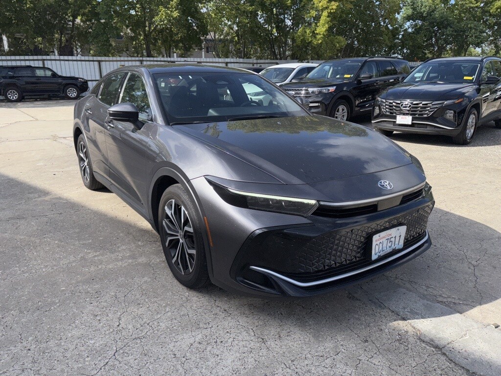 2024 Toyota Crown Limited photo 3