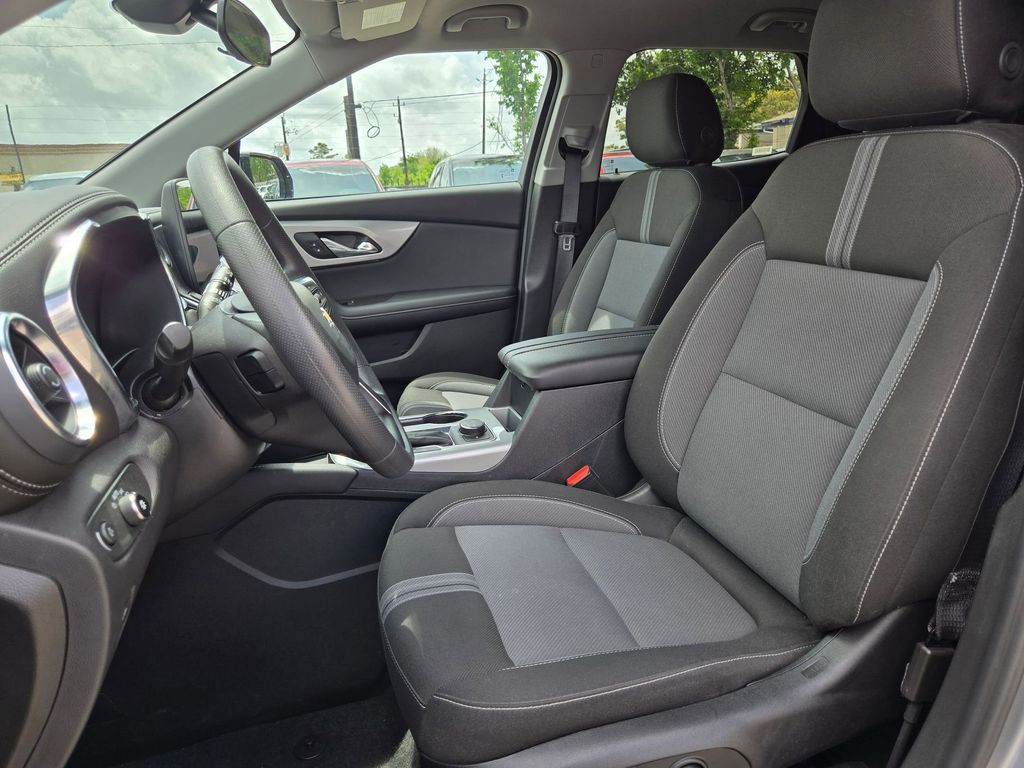 Thumbnail: 2025 Chevrolet Blazer - 24