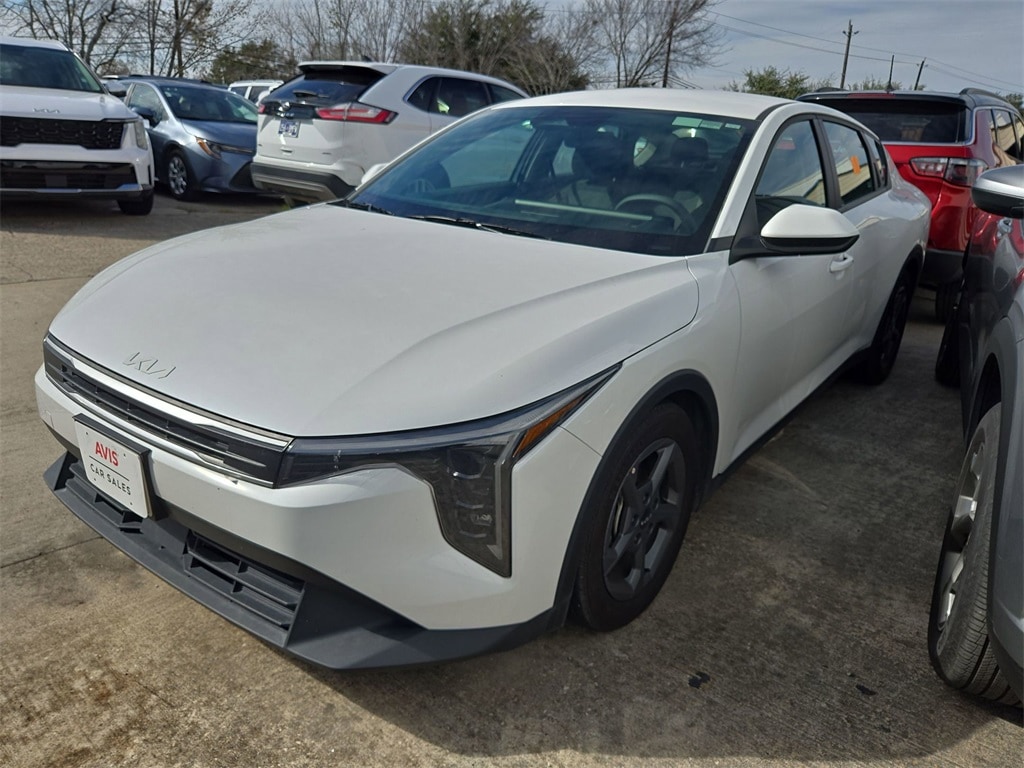 2025 Kia K4 LXS