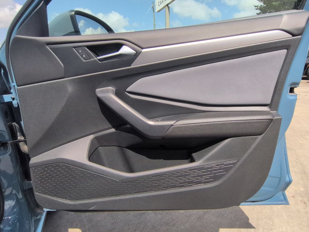 Thumbnail: 2025 Volkswagen Jetta - 31