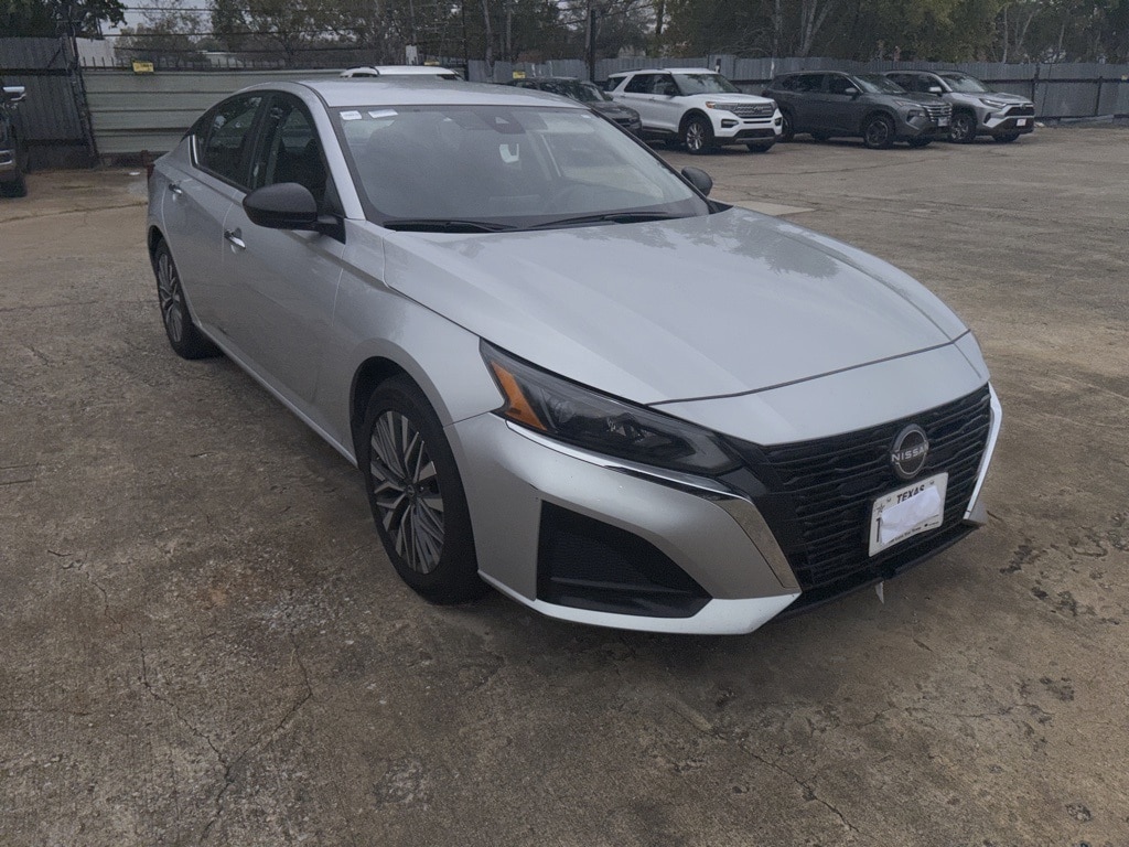 Certified 2024 Nissan Altima 2.5 SV Sedan