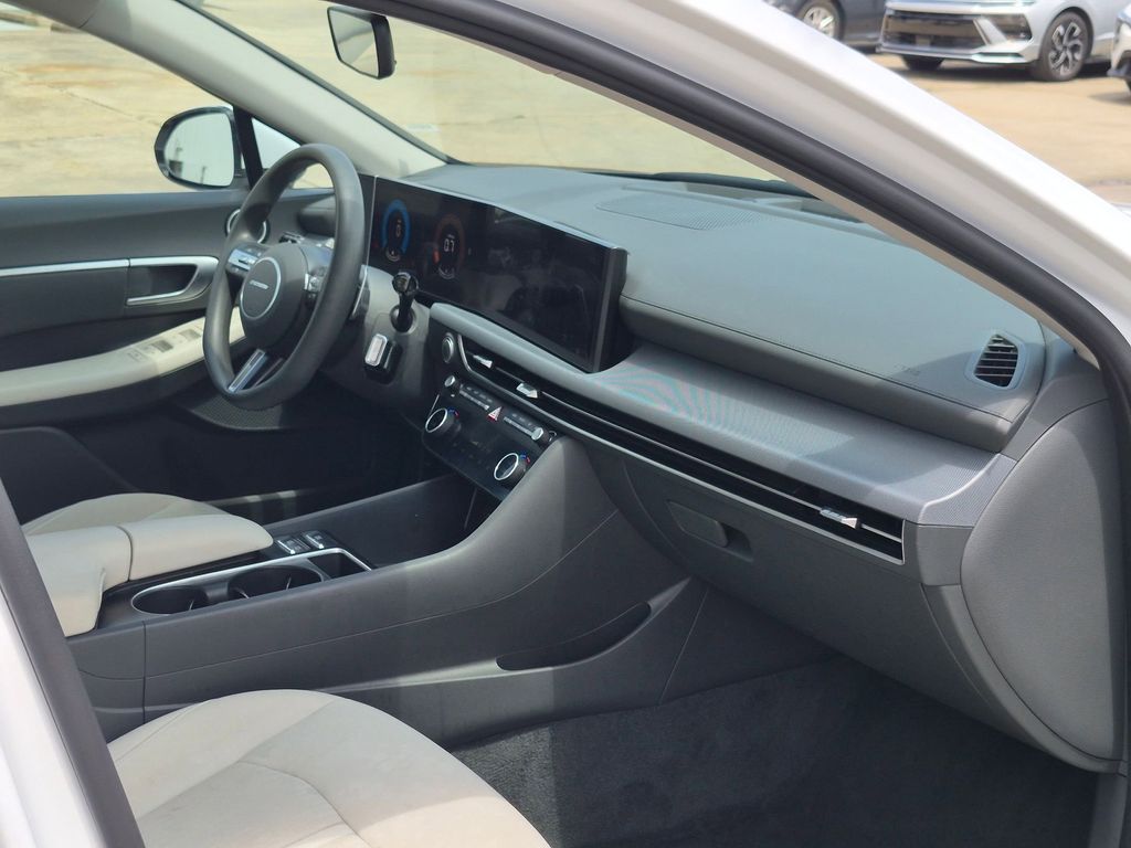 Thumbnail: 2025 Hyundai Sonata - 29