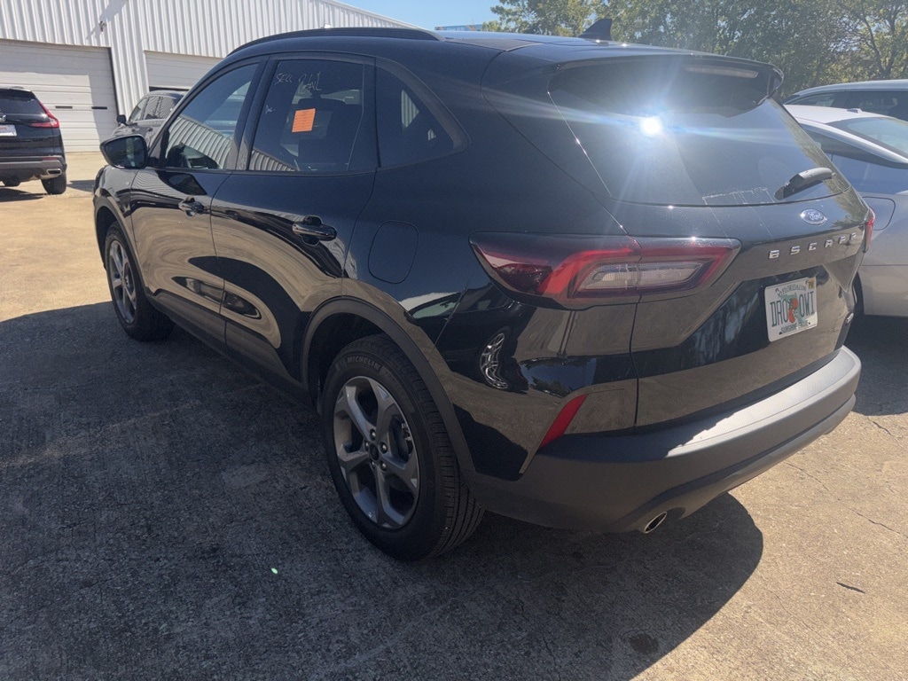 Thumbnail: 2025 Ford Escape - 6