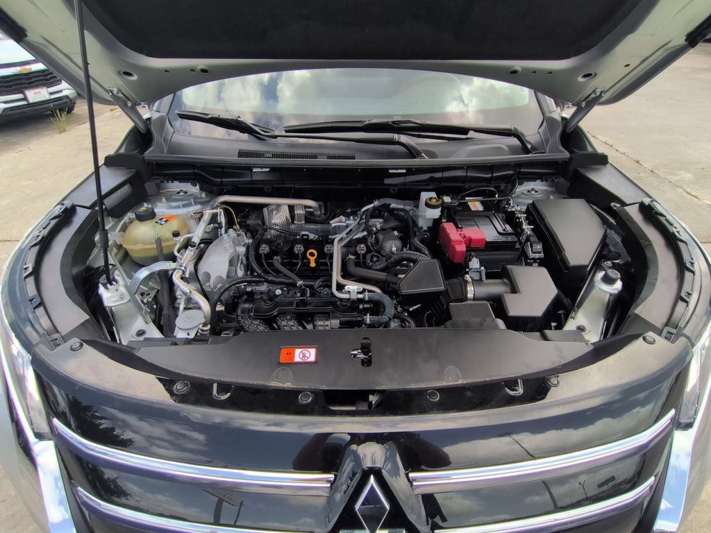 Thumbnail: 2025 Mitsubishi Outlander - 35