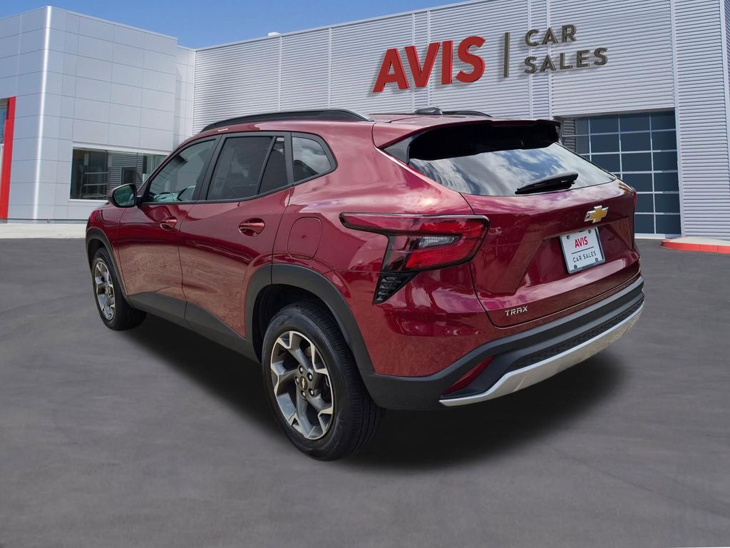 Thumbnail: 2025 Chevrolet Trax - 9