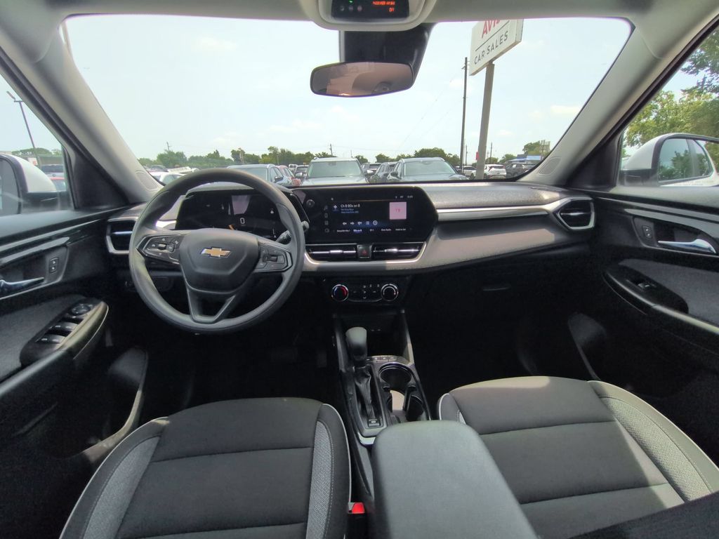 Thumbnail: 2025 Chevrolet TrailBlazer - 25