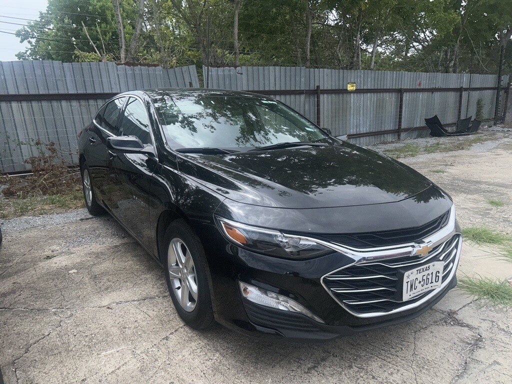 Thumbnail: 2024 Chevrolet Malibu - 3