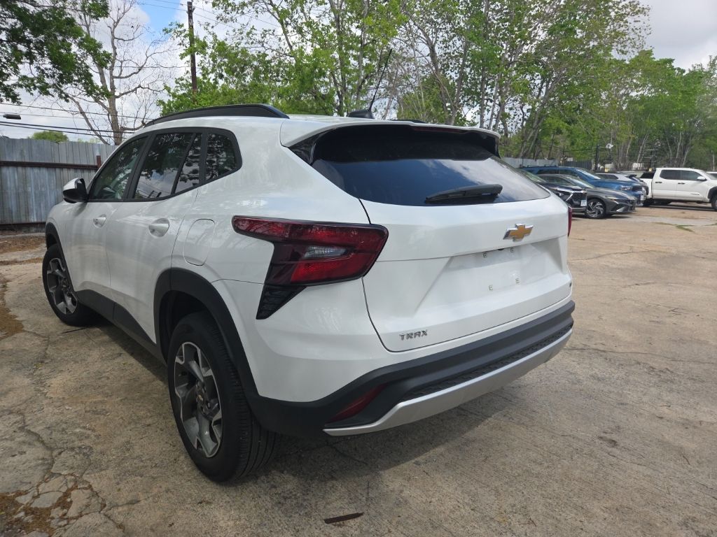 Thumbnail: 2025 Chevrolet Trax - 9