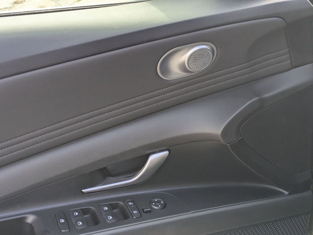 Thumbnail: 2025 Hyundai Elantra - 10