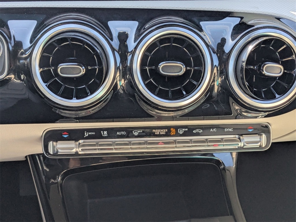 Thumbnail: 2025 Mercedes-Benz CLA - 21