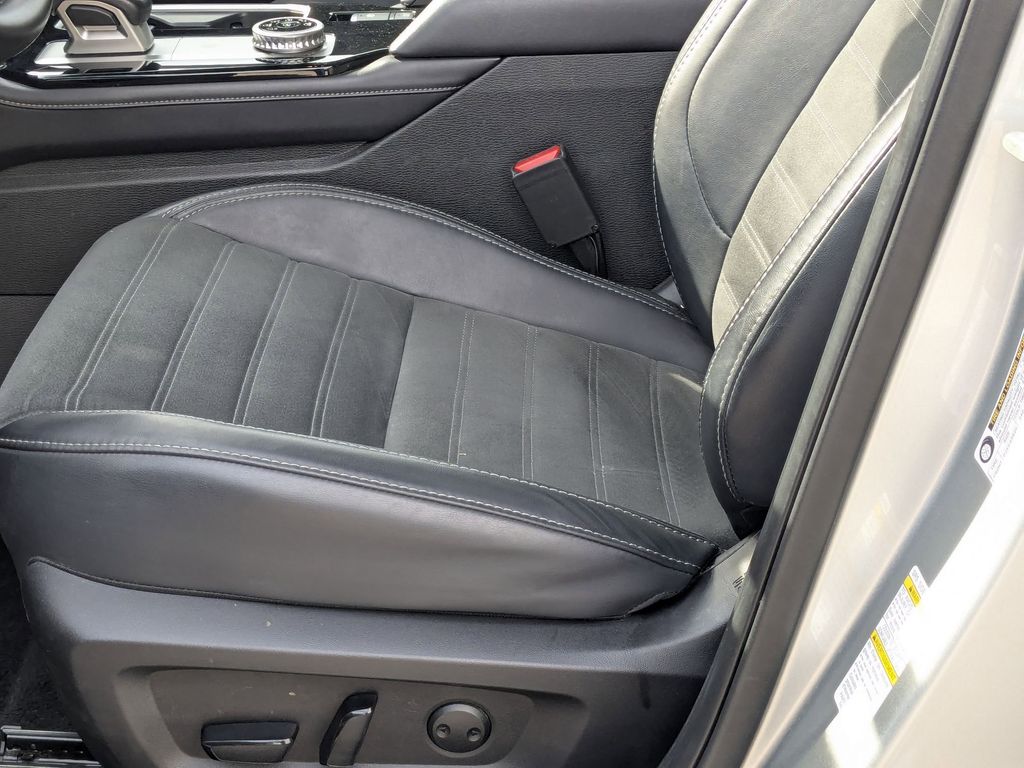 Thumbnail: 2025 Mitsubishi Outlander - 23