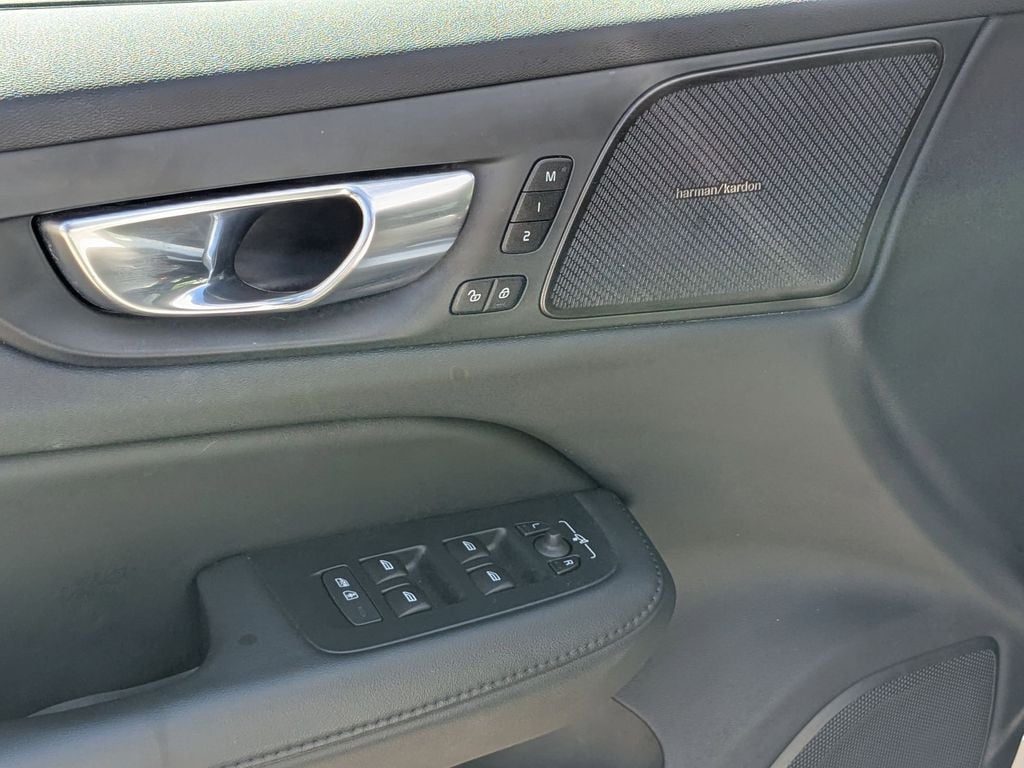 Thumbnail: 2025 Volvo S60 - 13