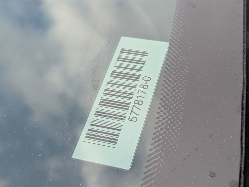 Thumbnail: 2025 Chrysler Pacifica - 9