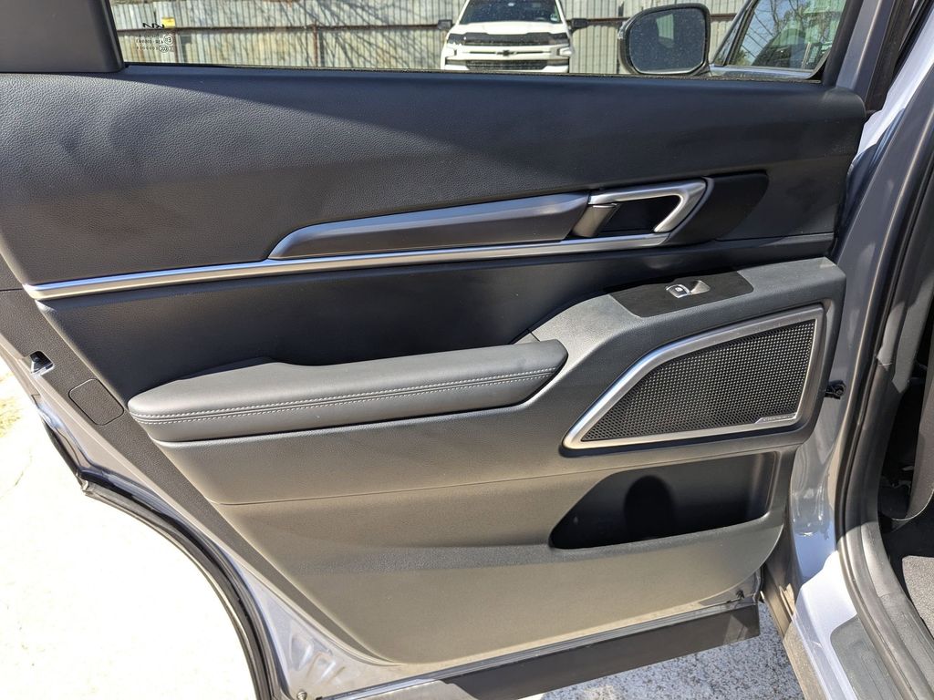 Thumbnail: 2025 Kia Telluride - 24