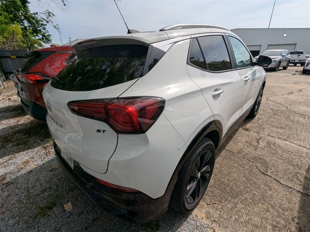 2024 Buick Encore GX Sport Touring photo 3