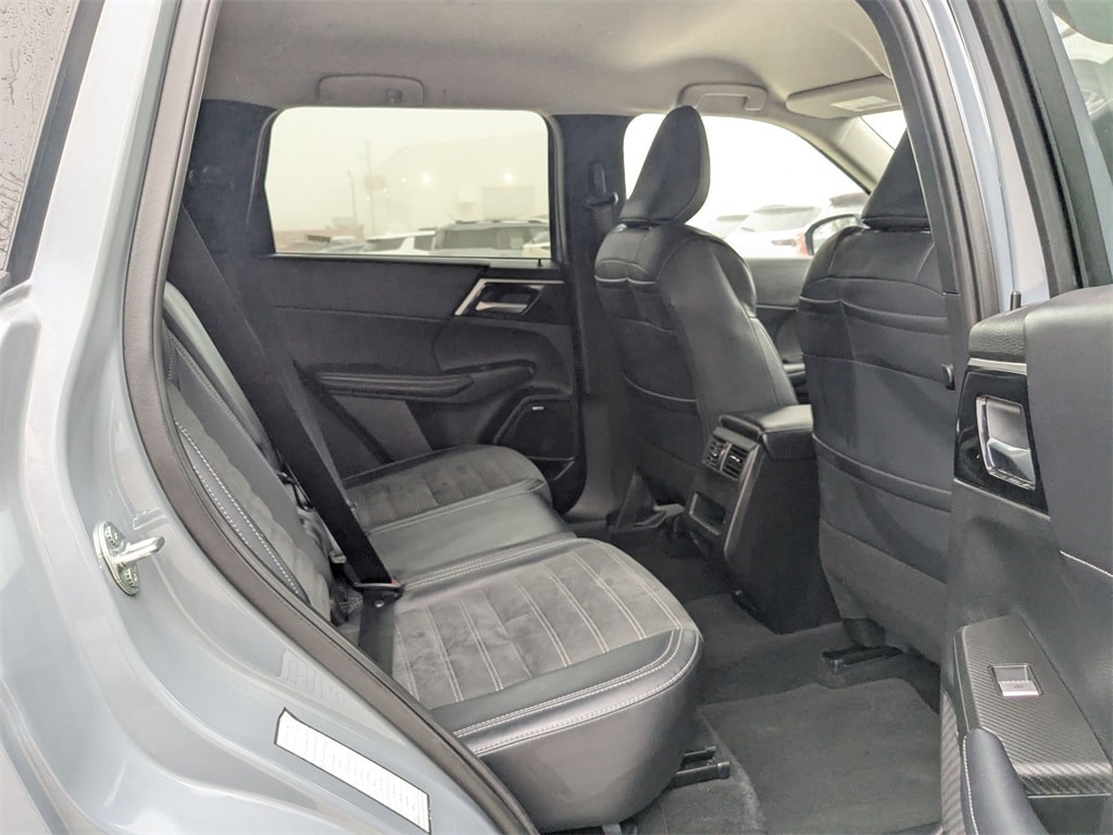 Thumbnail: 2025 Mitsubishi Outlander - 31