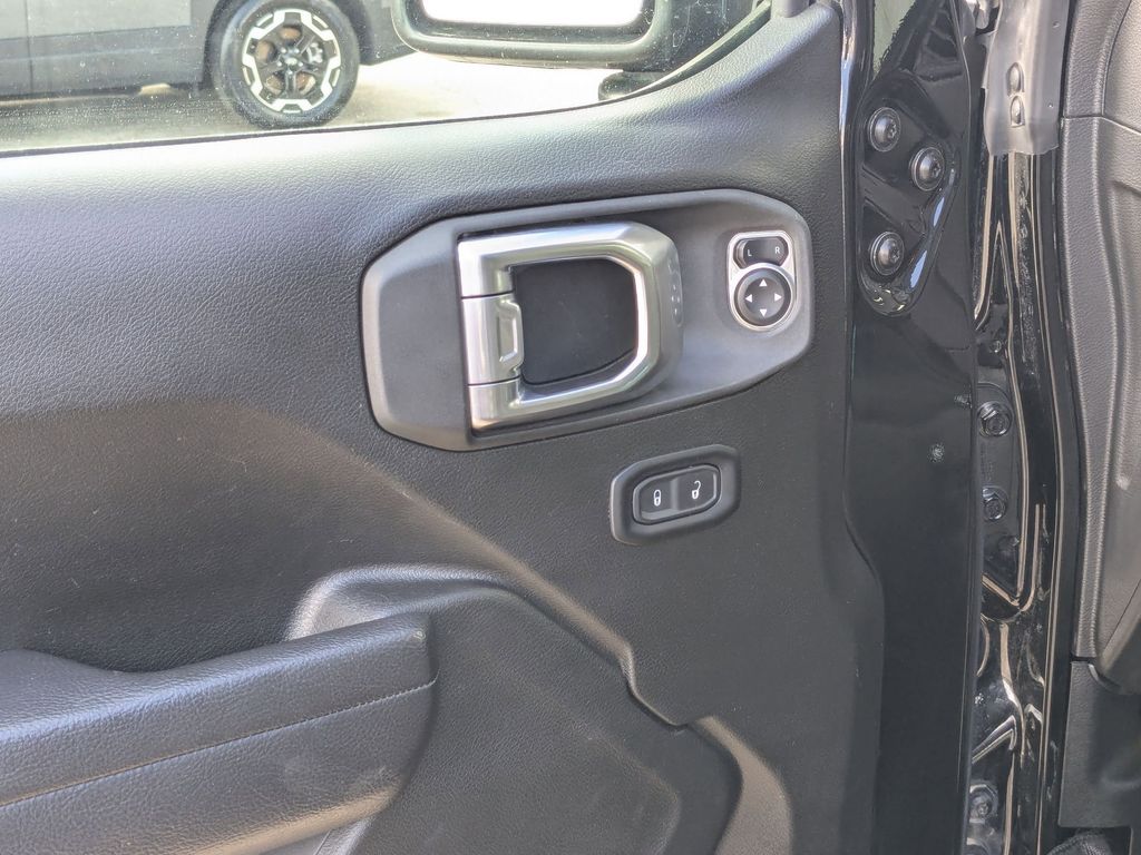 Thumbnail: 2025 Jeep Wrangler - 13