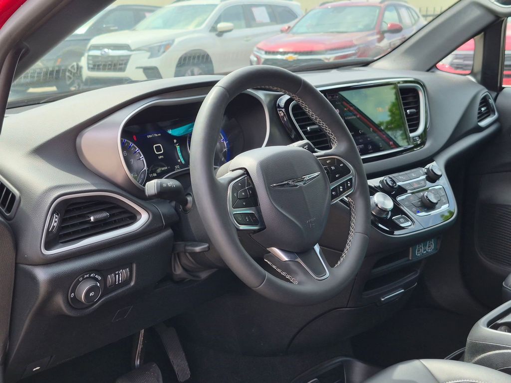 Thumbnail: 2025 Chrysler Pacifica - 14