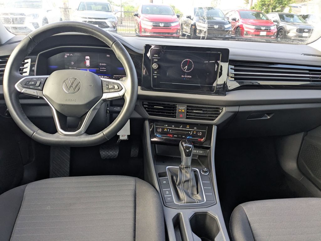 Thumbnail: 2025 Volkswagen Jetta - 24
