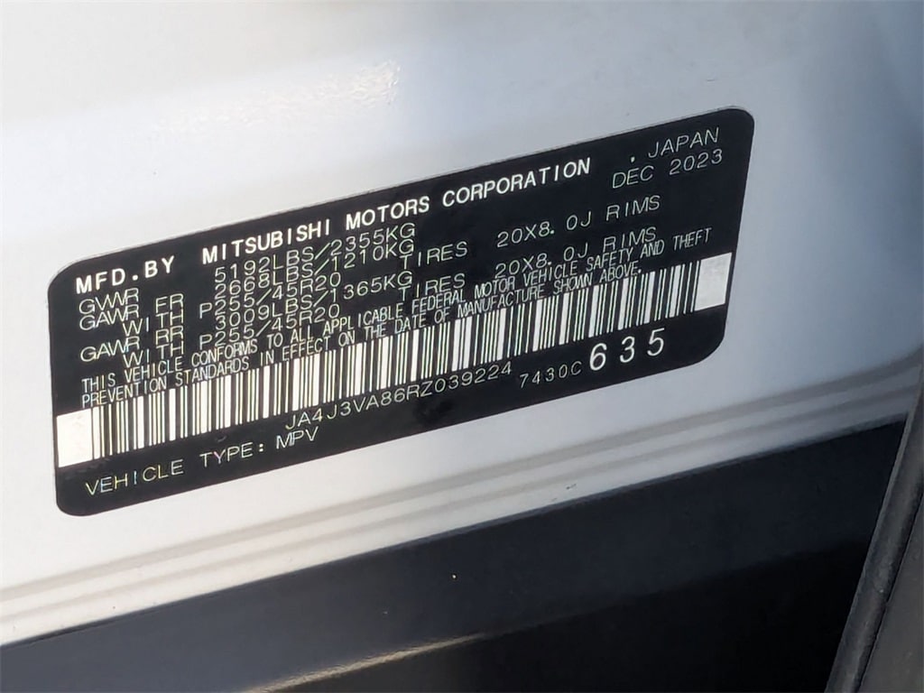 Thumbnail: 2024 Mitsubishi Outlander - 32