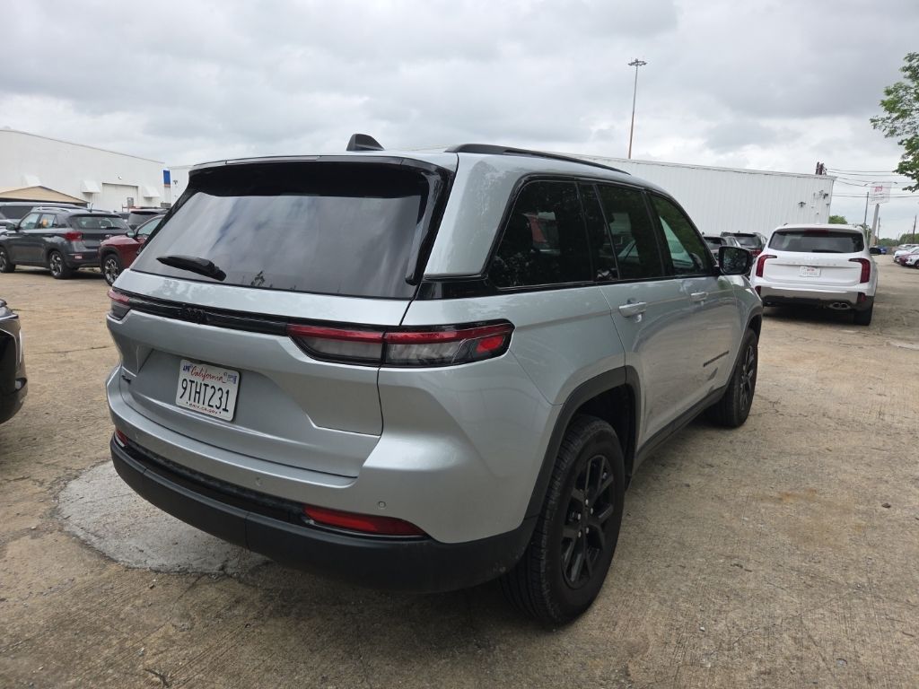 Thumbnail: 2025 Jeep Grand Cherokee - 9