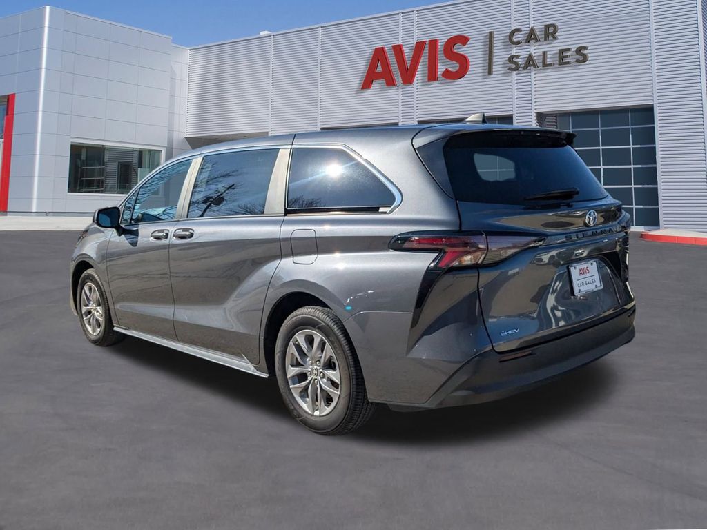 Thumbnail: 2025 Toyota Sienna - 9