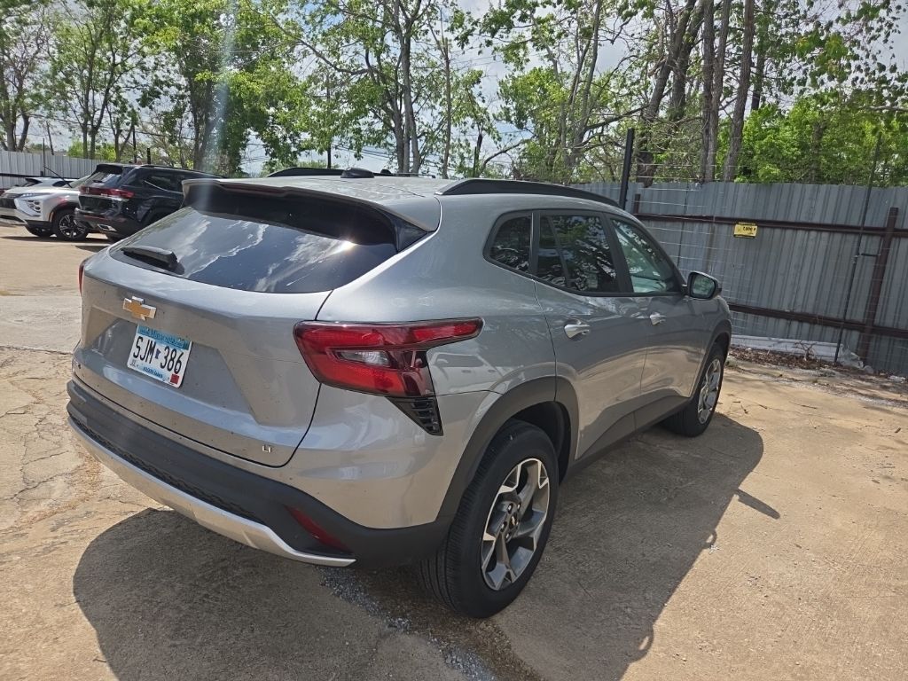 Thumbnail: 2025 Chevrolet Trax - 11