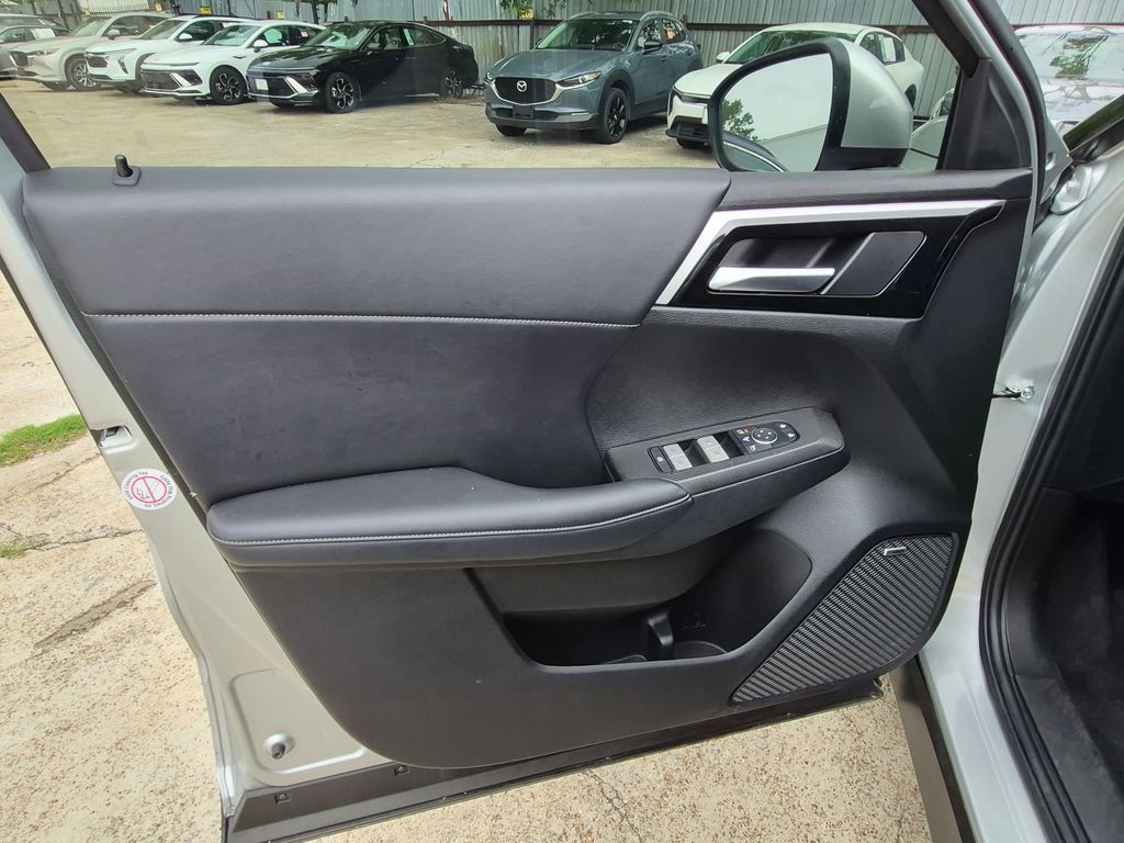 Thumbnail: 2025 Mitsubishi Outlander - 10
